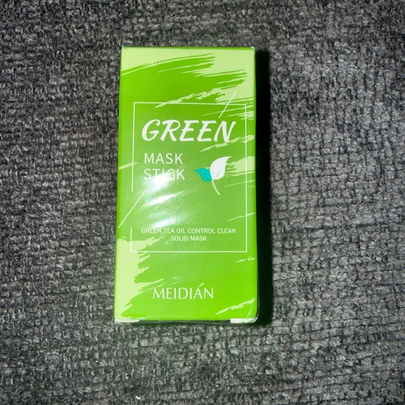 ✨ Beauty Bundle Adidas Bag + Stanley Keychain + Masks + Laura Geller ✨ - Picture 15 of 16